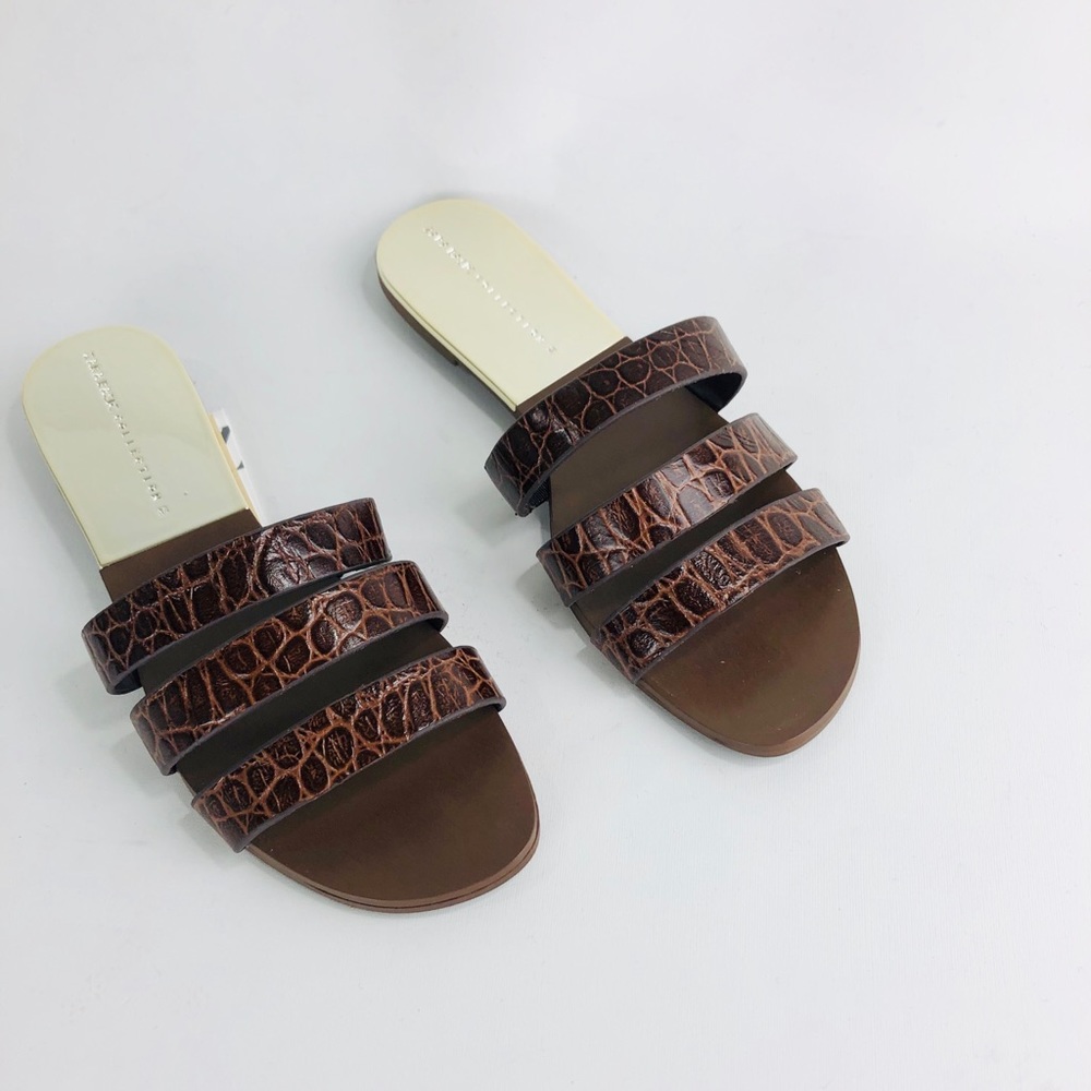 LAST PAIR ❤️‍🔥ZARA BROWN ANIMAL EMBOSSED LEATHER SANDALS - Picture 2 of 7
